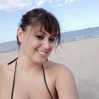 AdrianaQuattrini avatar