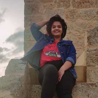 Nicole Mallia photo