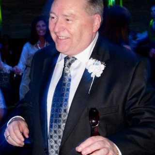 Raymond Bailey photo