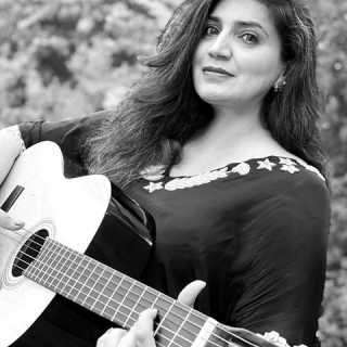 Richa Chaudhary photo