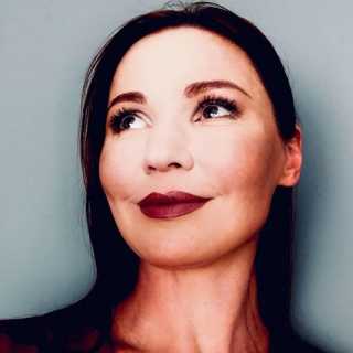 Ana Caldwell photo