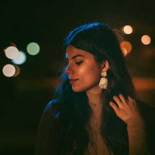 Brbara Rodrigues photo