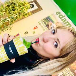 zoe Hertelendi photo